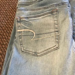 American Eagle: 4 short kick-boot jeans